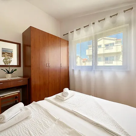 Apartment Mari - 150 M From Sea Trogir